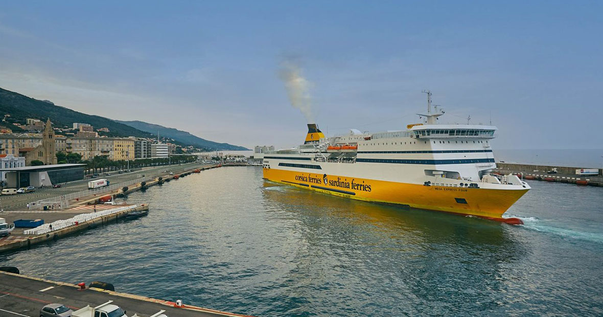 Mit der Fähre nach Korsika reisen
